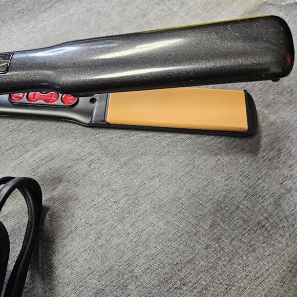 CHI G2 2nd Generation Black 1" Ceramic And Titanium Infused Hairstyling Iron - Picture 7 of 9